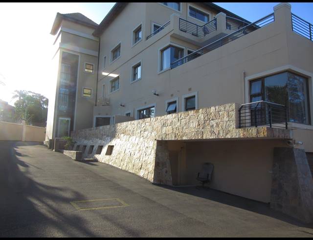 4 BEDROOM APARTMENT RENTED IN UMHLANGA CENTRAL